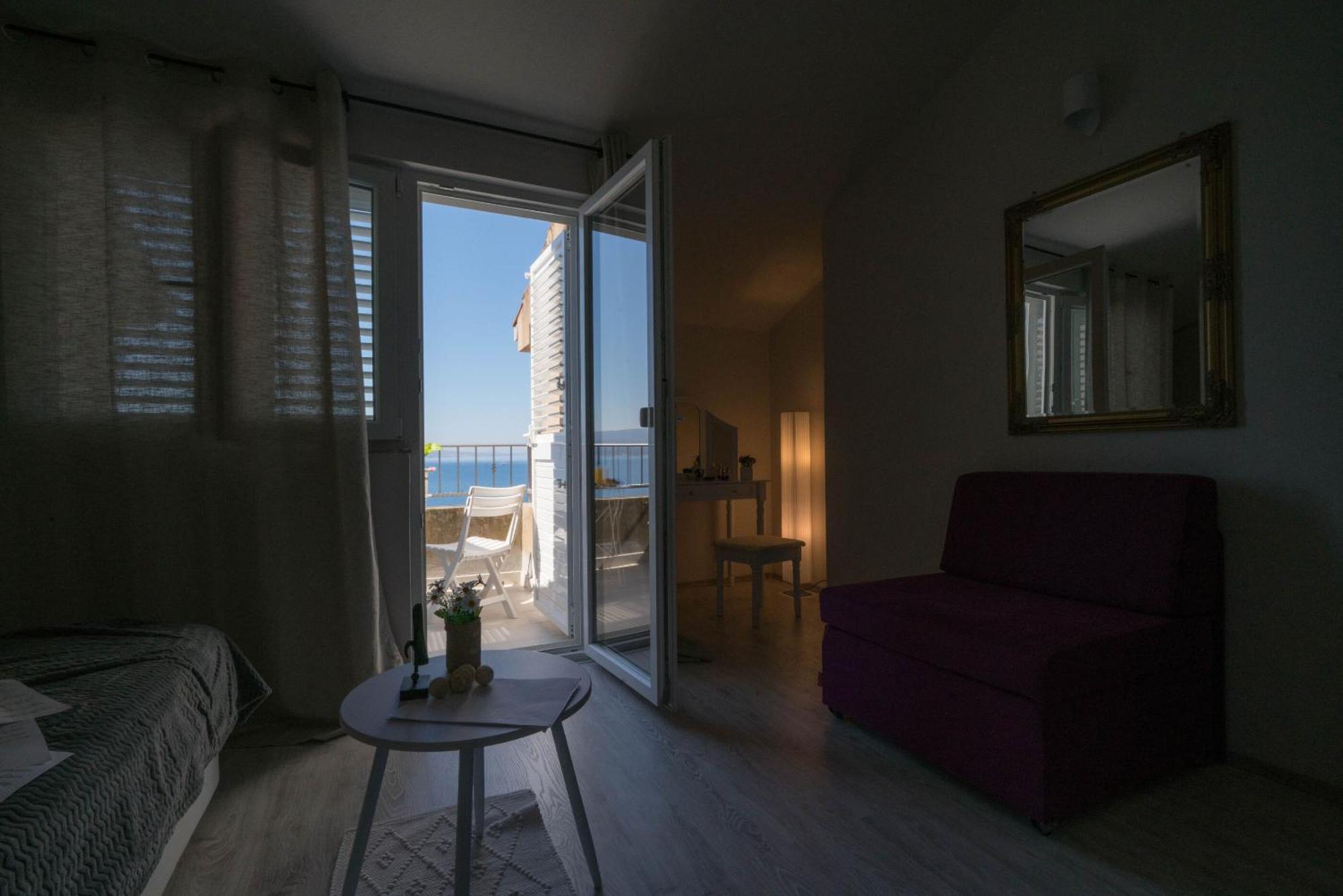 Apartments Sonata Omis Exterior photo