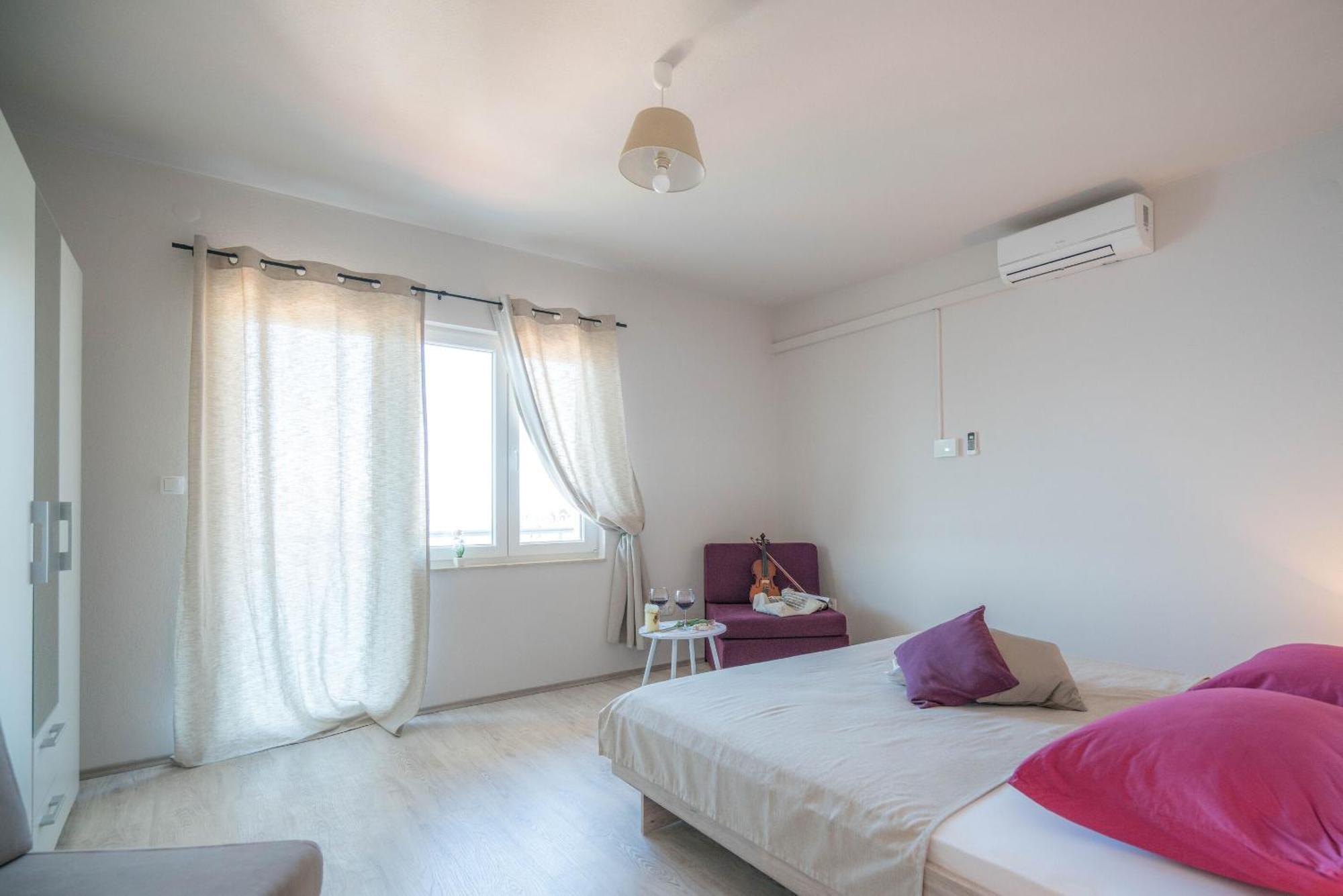 Apartments Sonata Omis Exterior photo
