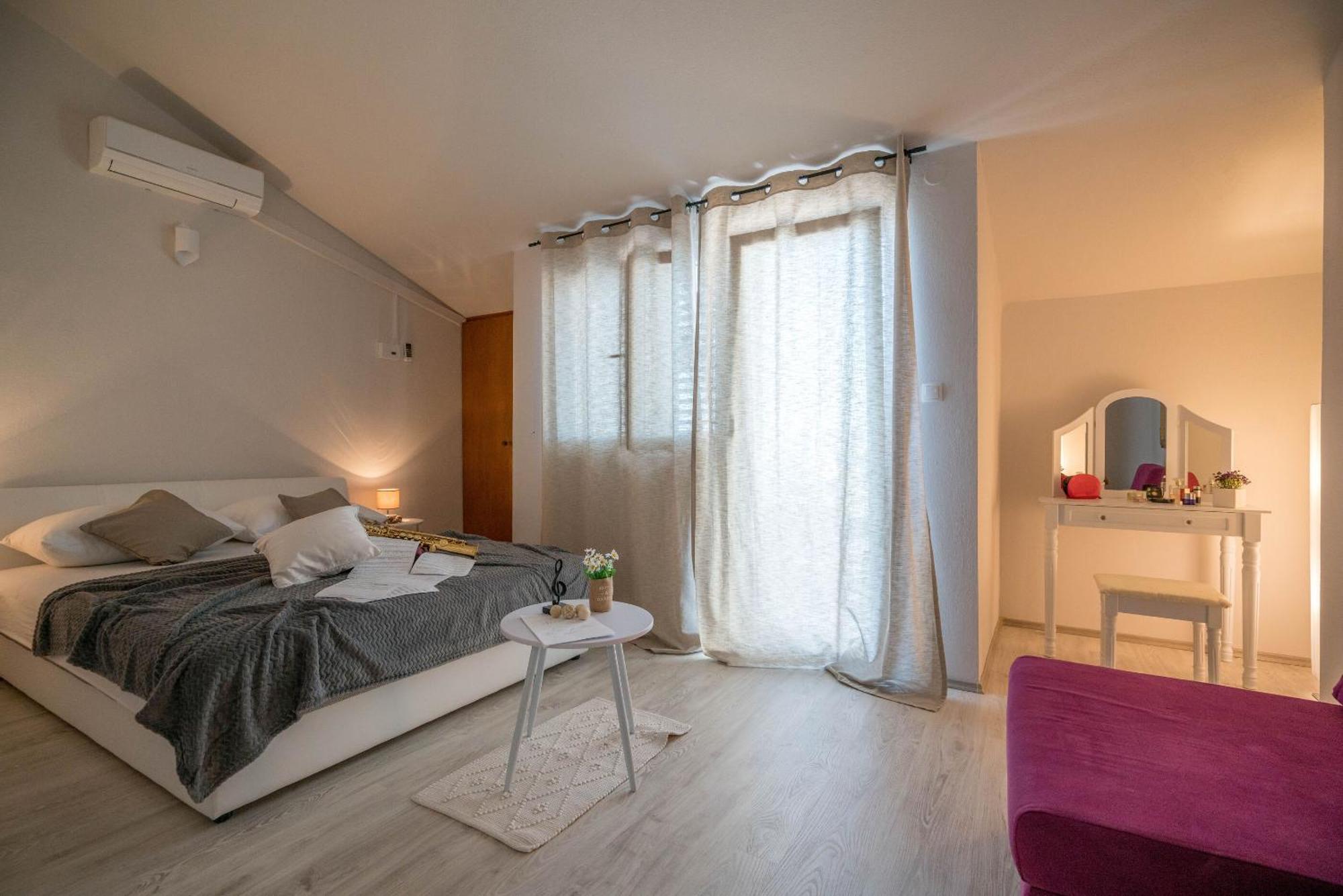 Apartments Sonata Omis Exterior photo