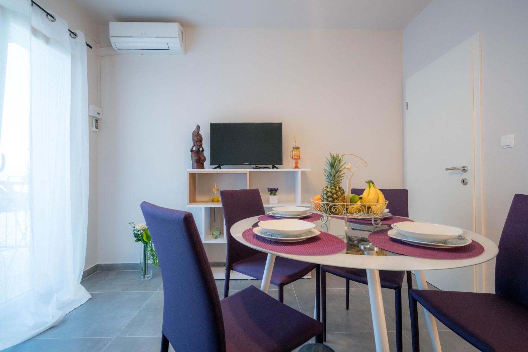Apartments Sonata Omis Exterior photo