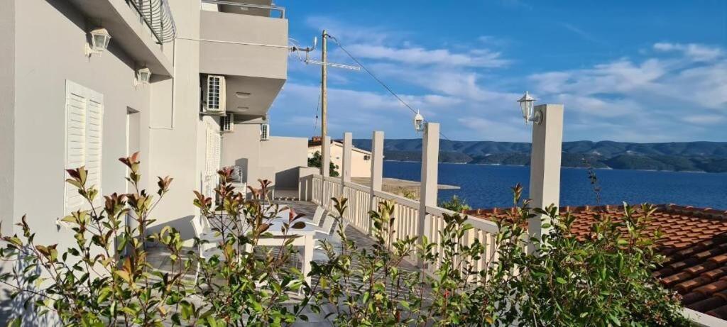 Apartments Sonata Omis Exterior photo